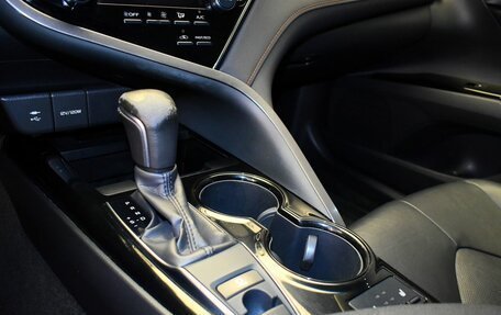 Toyota Camry, 2019 год, 2 380 000 рублей, 17 фотография