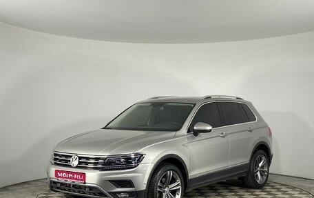 Volkswagen Tiguan II, 2018 год, 2 399 000 рублей, 1 фотография