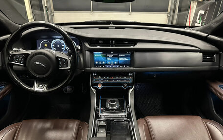 Jaguar XF II, 2019 год, 2 950 000 рублей, 10 фотография