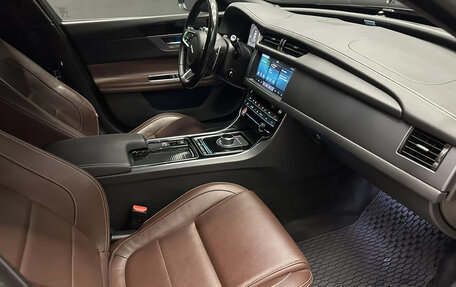 Jaguar XF II, 2019 год, 2 950 000 рублей, 11 фотография