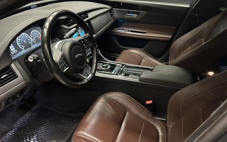 Jaguar XF II, 2019 год, 2 950 000 рублей, 21 фотография