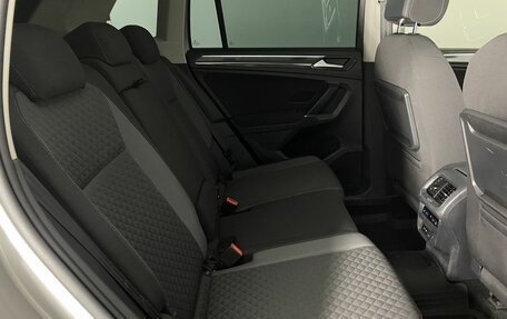 Volkswagen Tiguan II, 2018 год, 2 399 000 рублей, 13 фотография