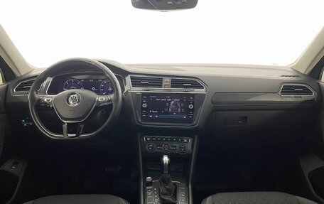 Volkswagen Tiguan II, 2018 год, 2 399 000 рублей, 15 фотография