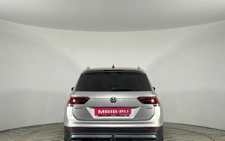 Volkswagen Tiguan II, 2018 год, 2 399 000 рублей, 7 фотография