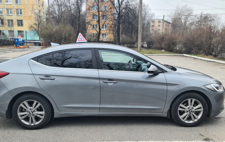 Hyundai Elantra VI рестайлинг, 2018 год, 1 400 000 рублей, 2 фотография