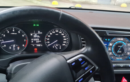 Hyundai Elantra VI рестайлинг, 2018 год, 1 400 000 рублей, 7 фотография