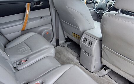 Toyota Highlander III, 2008 год, 1 900 000 рублей, 10 фотография