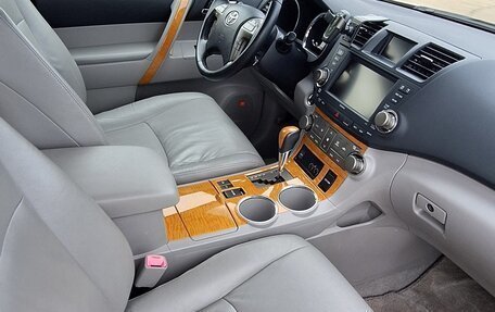 Toyota Highlander III, 2008 год, 1 900 000 рублей, 11 фотография