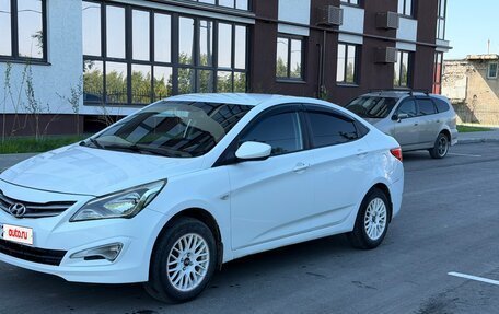 Hyundai Solaris II рестайлинг, 2015 год, 635 000 рублей, 9 фотография