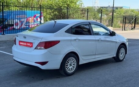 Hyundai Solaris II рестайлинг, 2015 год, 635 000 рублей, 5 фотография