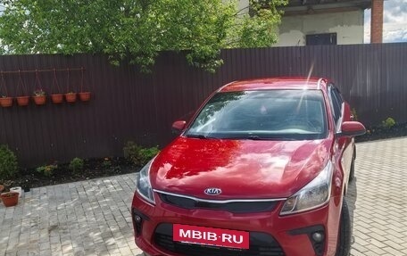 KIA Rio IV, 2019 год, 1 300 000 рублей, 3 фотография