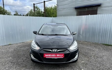 Hyundai Solaris II рестайлинг, 2012 год, 645 000 рублей, 3 фотография