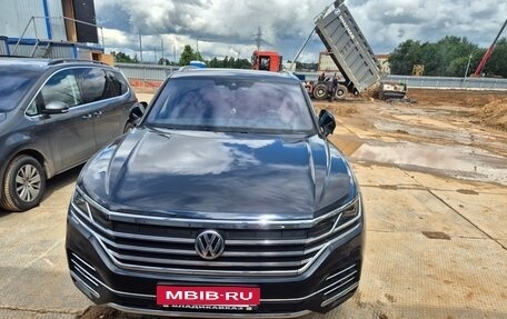 Volkswagen Touareg III, 2020 год, 6 250 000 рублей, 1 фотография
