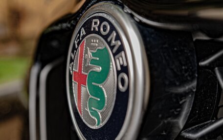 Alfa Romeo Giulia II, 2019 год, 3 400 000 рублей, 26 фотография