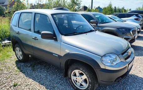 Chevrolet Niva I рестайлинг, 2014 год, 550 000 рублей, 2 фотография
