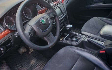 Skoda Superb III рестайлинг, 2010 год, 950 000 рублей, 13 фотография