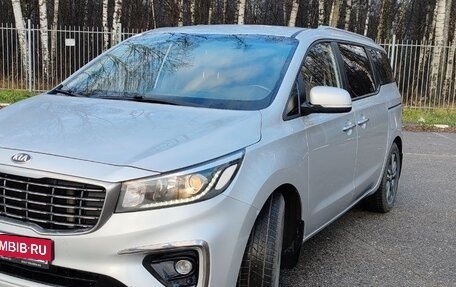 KIA Carnival III, 2019 год, 2 699 000 рублей, 2 фотография