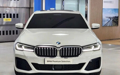 BMW 5 серия, 2022 год, 4 810 000 рублей, 2 фотография