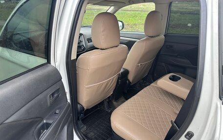 Mitsubishi Outlander III рестайлинг 3, 2014 год, 1 150 000 рублей, 11 фотография