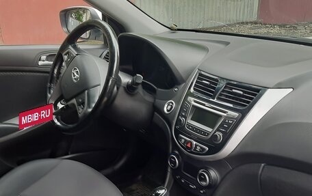 Hyundai Solaris II рестайлинг, 2016 год, 1 100 000 рублей, 14 фотография