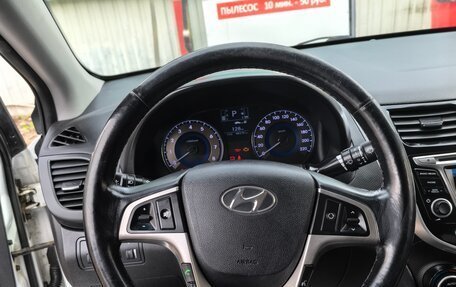 Hyundai Solaris II рестайлинг, 2015 год, 1 095 000 рублей, 12 фотография