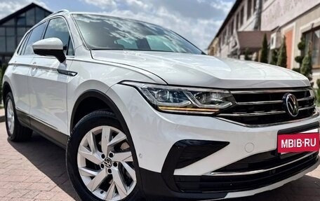 Volkswagen Tiguan II, 2021 год, 3 125 000 рублей, 4 фотография