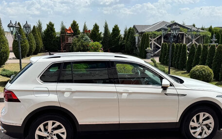 Volkswagen Tiguan II, 2021 год, 3 125 000 рублей, 8 фотография