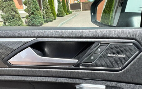Volkswagen Tiguan II, 2021 год, 3 125 000 рублей, 13 фотография