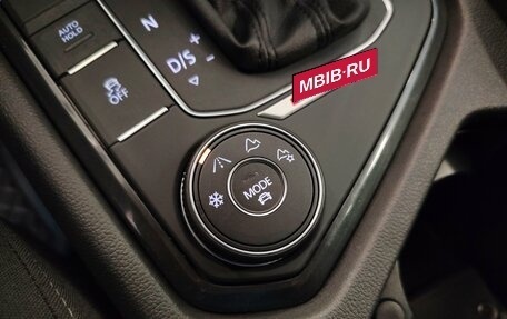 Volkswagen Tiguan II, 2017 год, 2 125 000 рублей, 14 фотография
