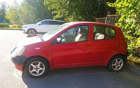 Toyota Yaris I рестайлинг, 2000 год, 200 000 рублей, 3 фотография