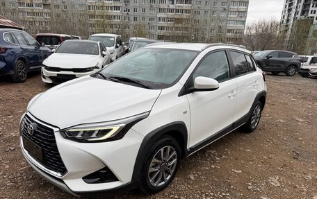Toyota Yaris XP150 рестайлинг, 2022 год, 1 330 000 рублей, 1 фотография