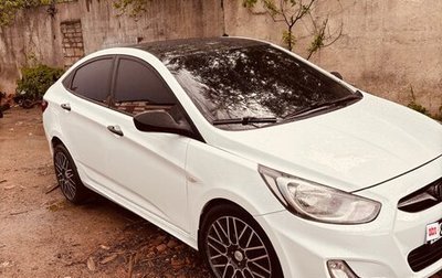 Hyundai Solaris II рестайлинг, 2013 год, 700 000 рублей, 1 фотография