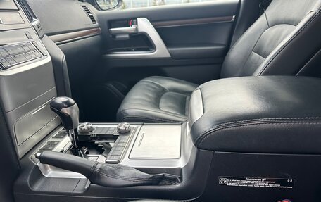 Toyota Land Cruiser 200, 2016 год, 5 570 000 рублей, 7 фотография