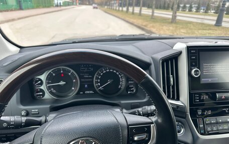 Toyota Land Cruiser 200, 2016 год, 5 570 000 рублей, 4 фотография