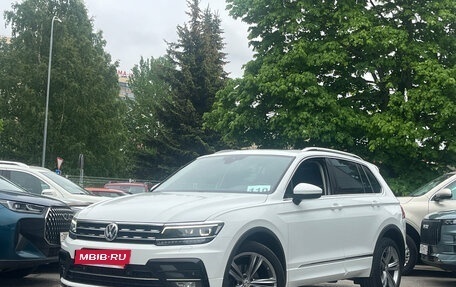Volkswagen Tiguan II, 2019 год, 2 989 000 рублей, 3 фотография
