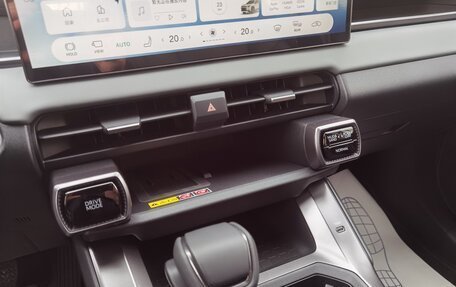 Toyota RAV4, 2026 год, 3 850 000 рублей, 33 фотография