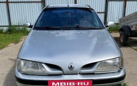 Renault Megane II, 1998 год, 135 000 рублей, 2 фотография