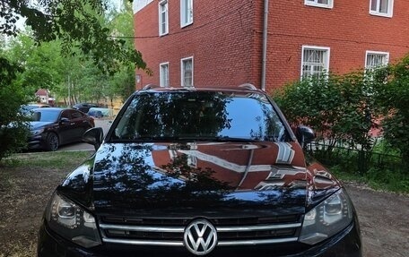 Volkswagen Touareg III, 2012 год, 1 690 000 рублей, 2 фотография