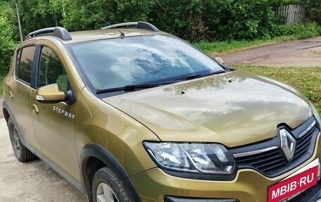 Renault Sandero II рестайлинг, 2016 год, 850 000 рублей, 2 фотография