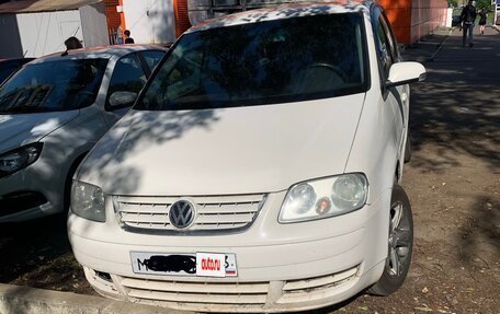 Volkswagen Touran III, 2005 год, 300 000 рублей, 3 фотография