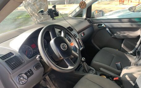Volkswagen Touran III, 2005 год, 300 000 рублей, 4 фотография