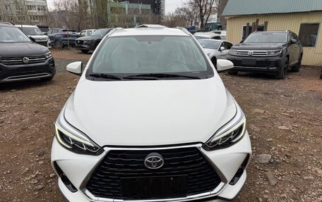 Toyota Yaris XP150 рестайлинг, 2022 год, 1 330 000 рублей, 2 фотография