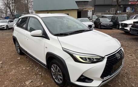 Toyota Yaris XP150 рестайлинг, 2022 год, 1 330 000 рублей, 3 фотография