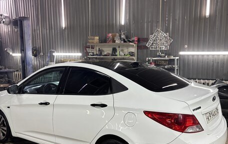 Hyundai Solaris II рестайлинг, 2013 год, 700 000 рублей, 5 фотография