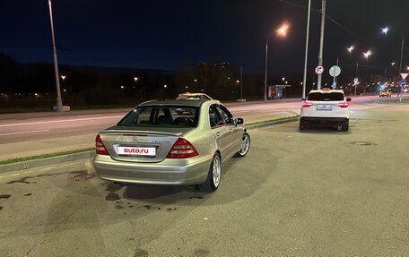 Mercedes-Benz C-Класс, 2004 год, 670 000 рублей, 2 фотография