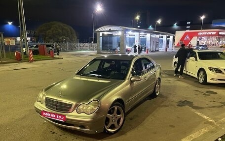 Mercedes-Benz C-Класс, 2004 год, 670 000 рублей, 4 фотография
