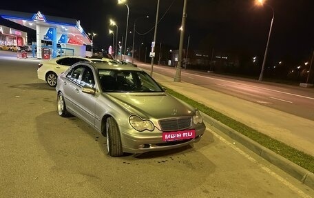 Mercedes-Benz C-Класс, 2004 год, 670 000 рублей, 6 фотография