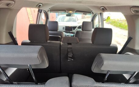Toyota ISis I, 2009 год, 950 000 рублей, 20 фотография