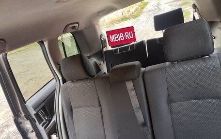 Toyota ISis I, 2009 год, 950 000 рублей, 19 фотография