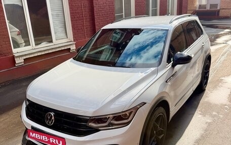 Volkswagen Tiguan II, 2021 год, 4 100 000 рублей, 2 фотография
